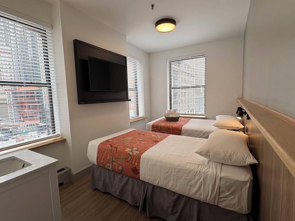 DOUBLE ROOM(Separate Beds)-SHARED BATHROOM photo 1