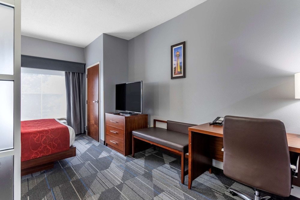 Suite, 1 Queen Bed with Sofa bed, Accessible, Non Smoking - Photo 1