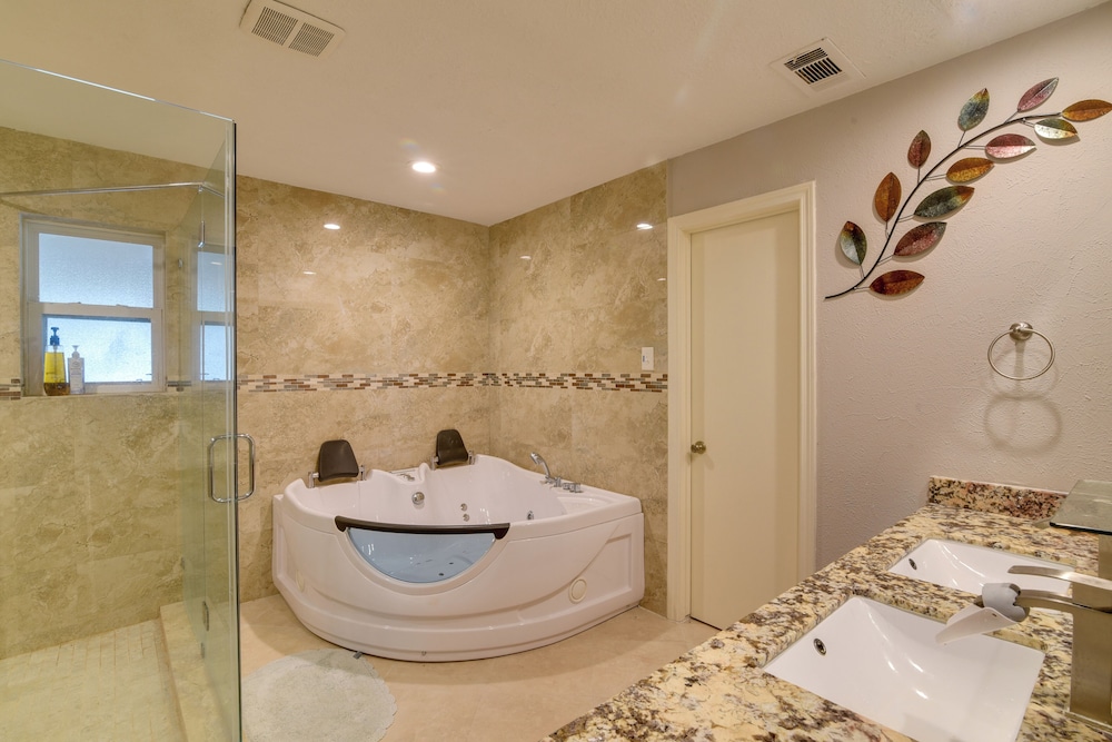 House (4 Bedrooms) photo 2