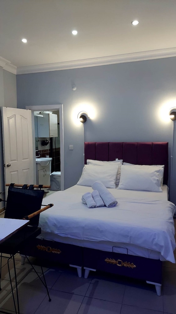 Economy Apartment photo 2