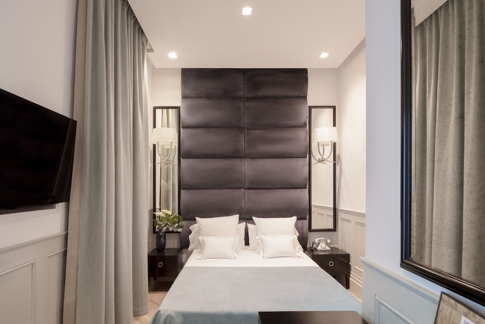 Tiny Room