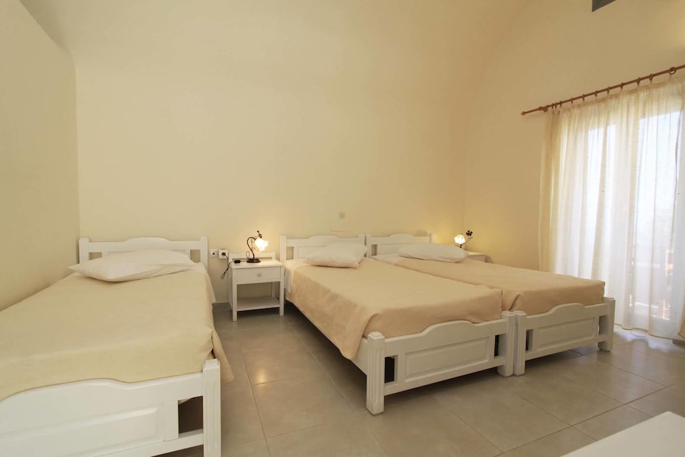 Standard Triple Room, 3 Twin Beds, Non Smoking, Balcony