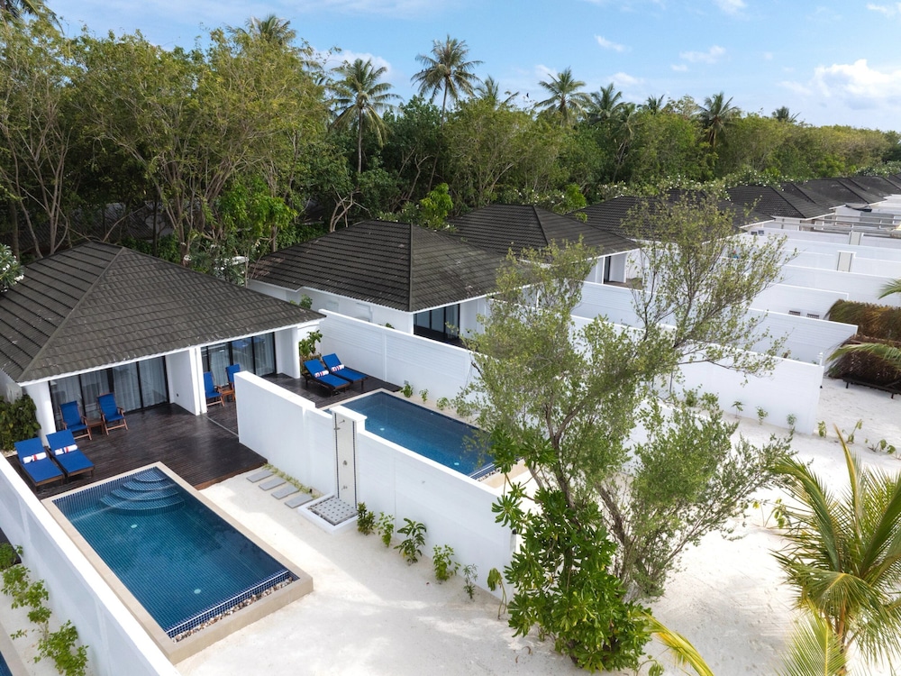 Deluxe Villa, Multiple Beds, Connecting Rooms, Beach View (Two Bedroom Beach Villa with 2 Pools) - Photo 4