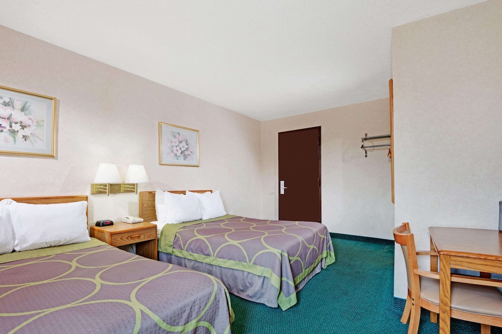 Room, 2 Double Beds, Non Smoking - Photo 3
