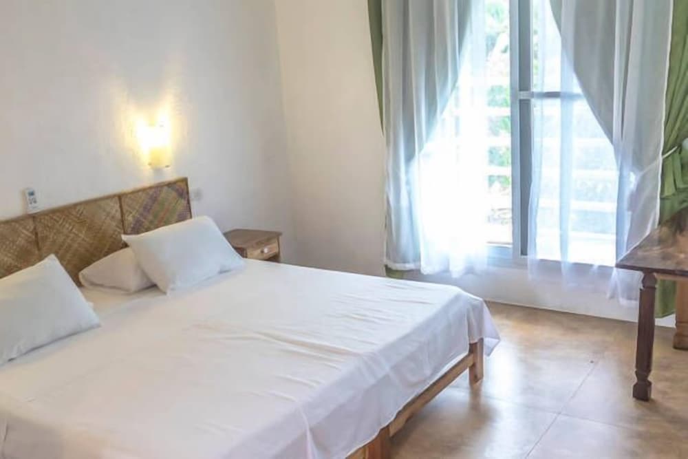 Studio, 2 Twin Beds, Balcony photo 2