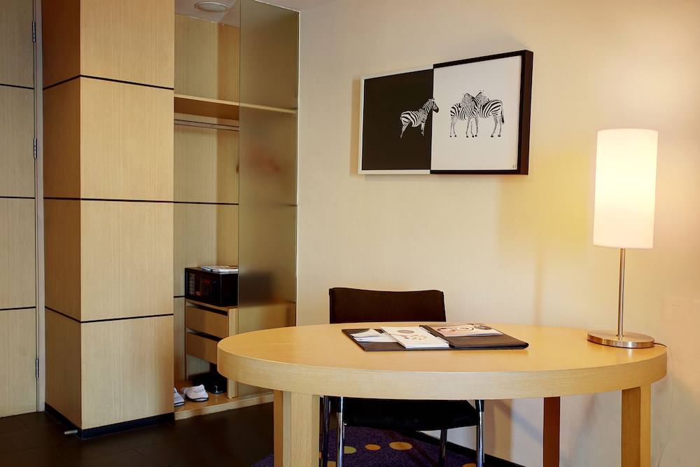 Executive Room, 1 King Bed - Photo 3