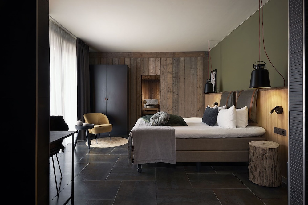 Suite (Open) photo 1