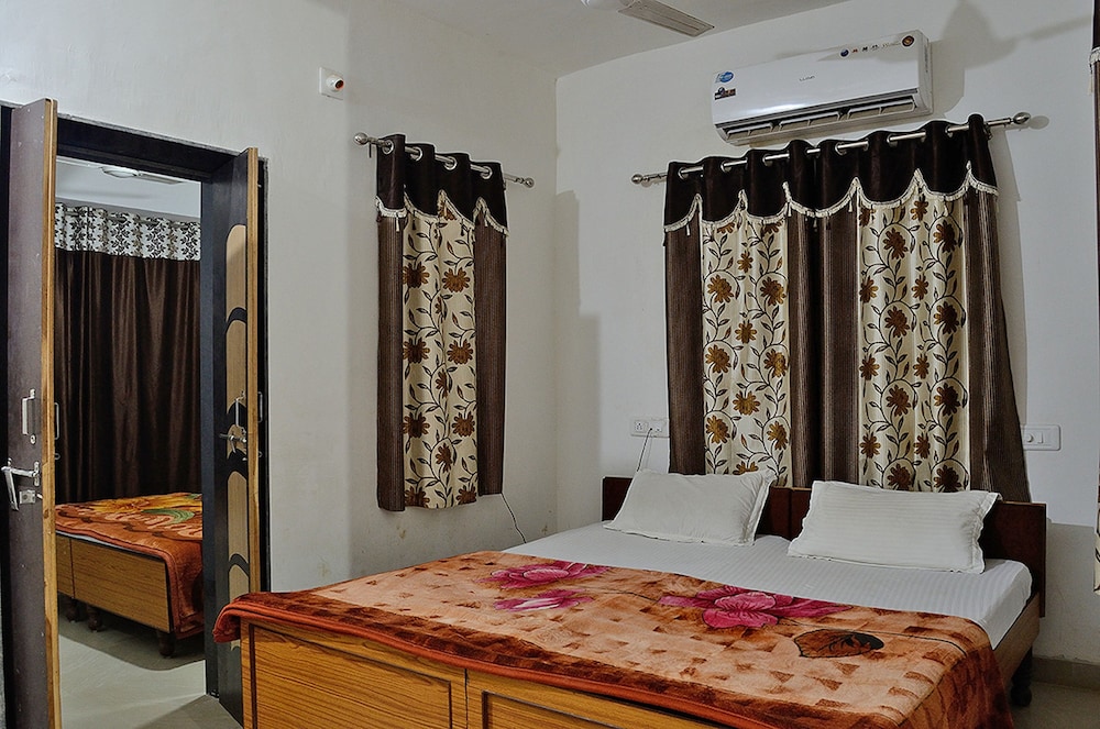 Family Double Or Twin Room, 2 Double Beds, Garden View