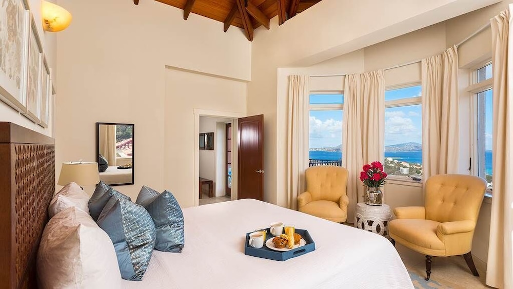 Luxury Condo, 3 Bedrooms (Cu)