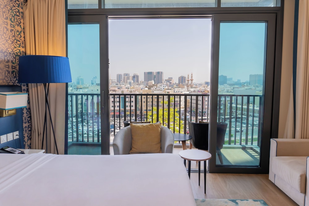 Premium Studio, 1 Double Bed, Balcony photo 2