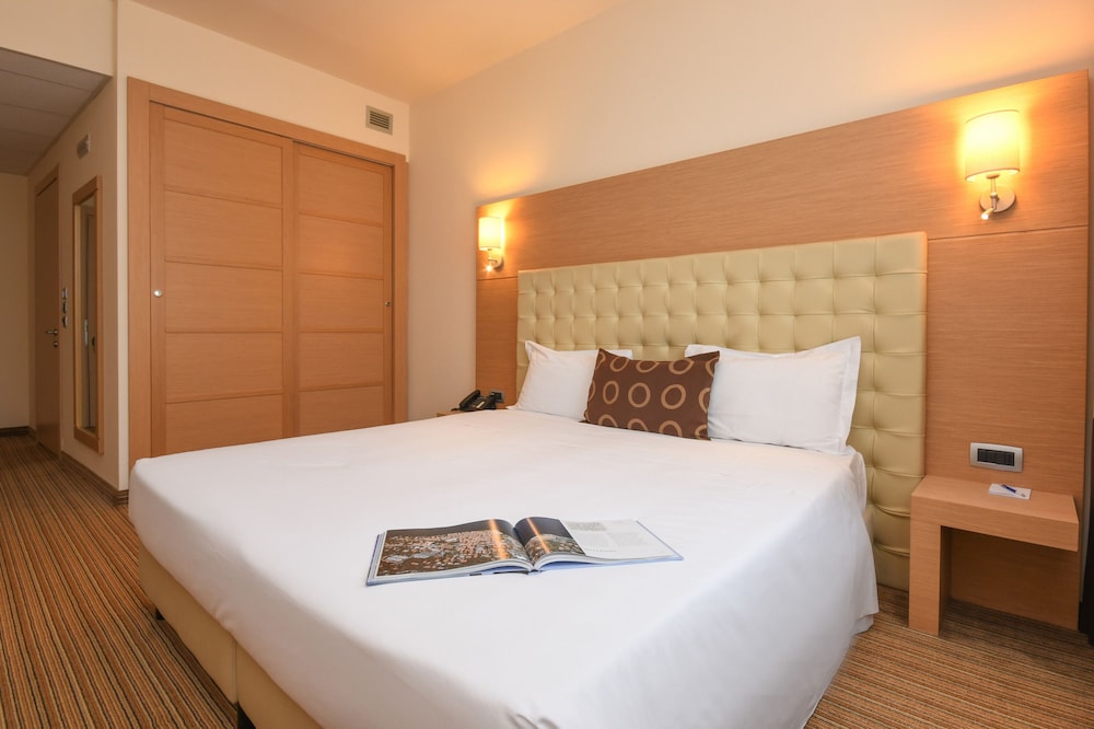 Classic Double or Twin Room - Photo 1