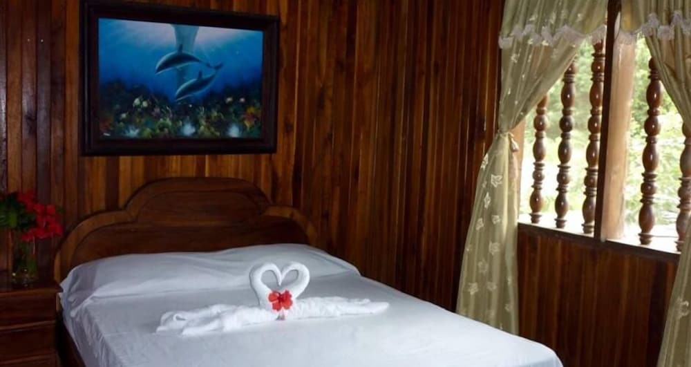 Double Room, 1 Double Bed, Non Smoking, Shared Bathroom photo 3
