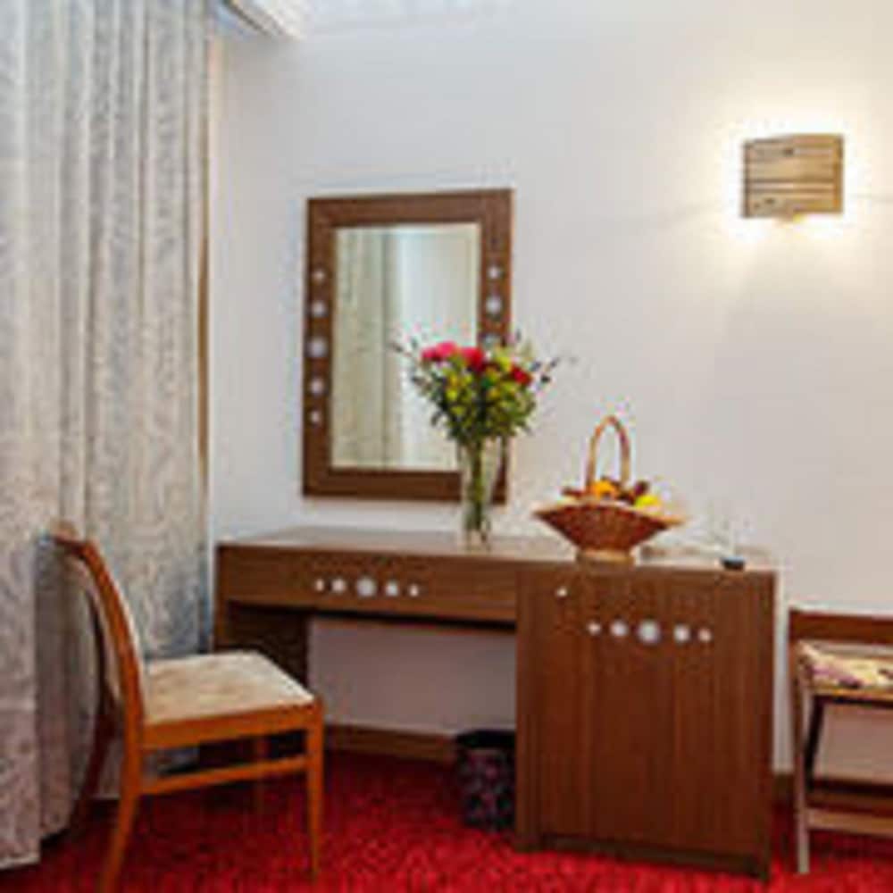 Standard Double or Twin Room photo 3