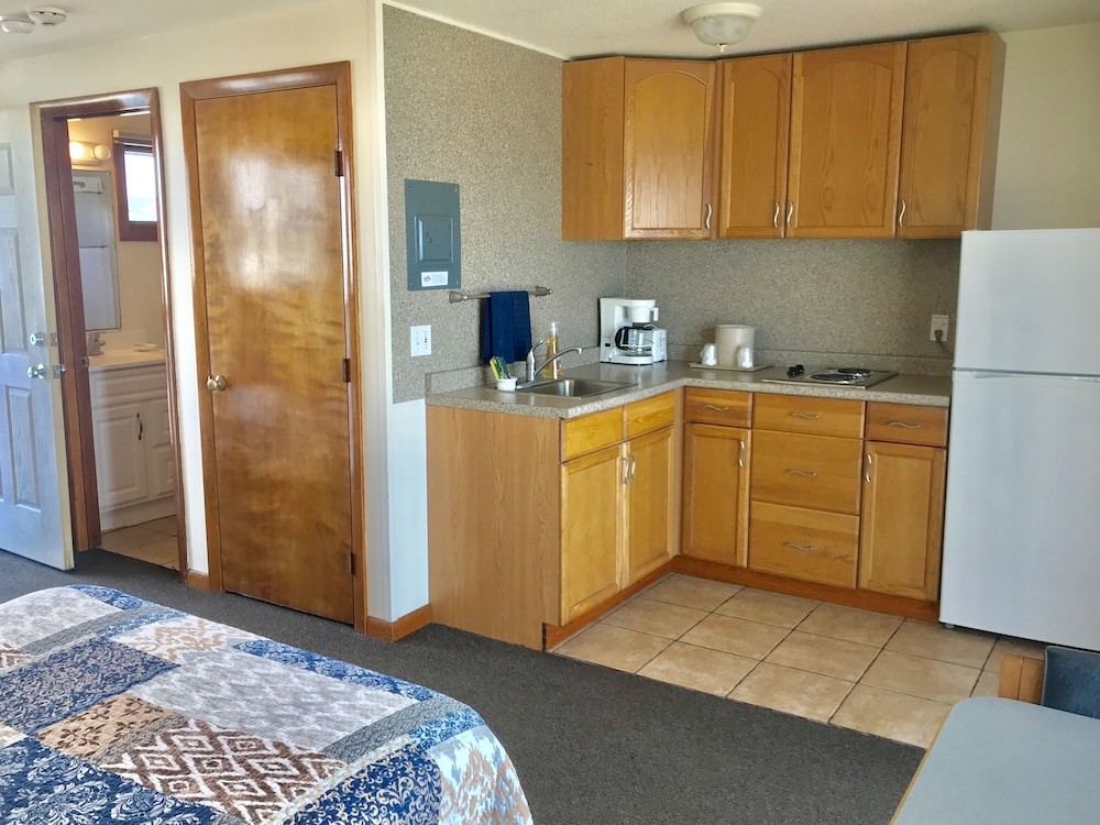 Beachfront One Room Efficiency (2 double beds) photo 3