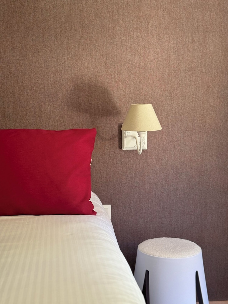 Comfort Room, Harbor View