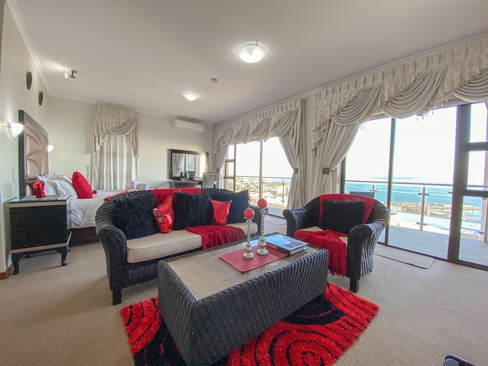Penthouse - Photo 3