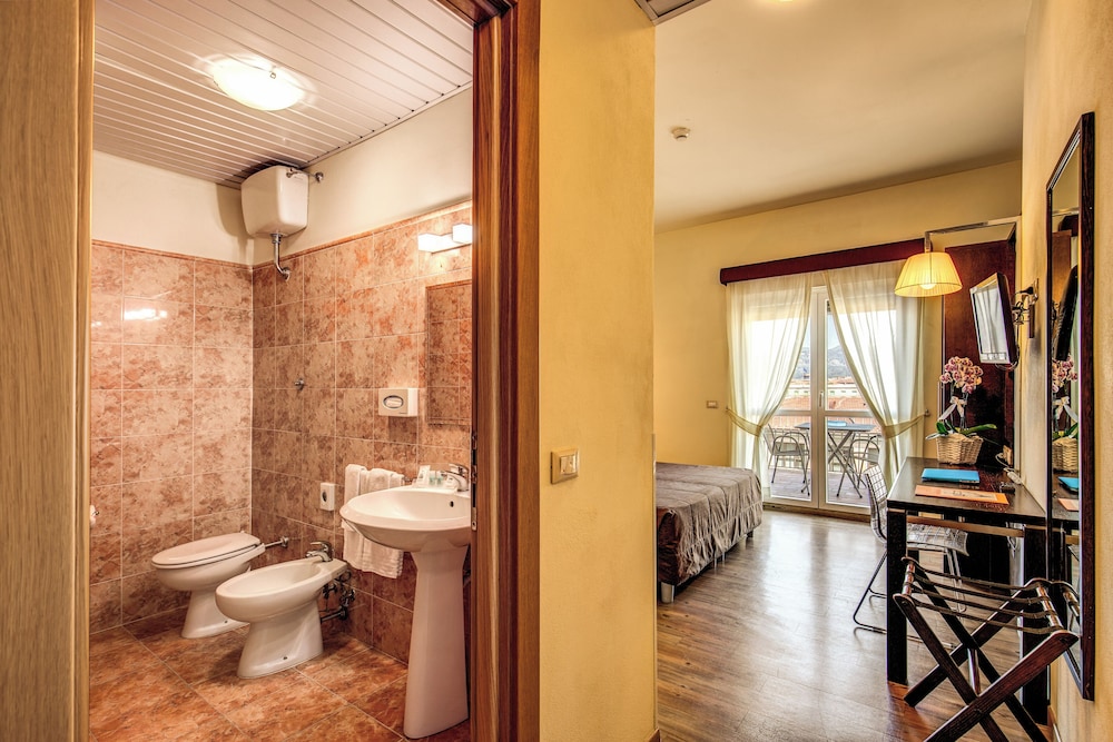 Superior Double Room, Balcony, City View