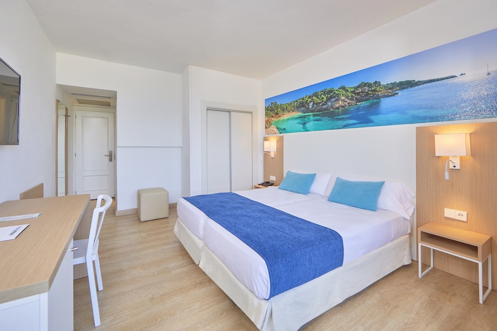 Double Room, Balcony, Sea View - Photo 3