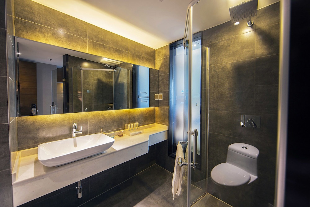 Economy Double Room(Chinese Domestic Guests Only) photo 2