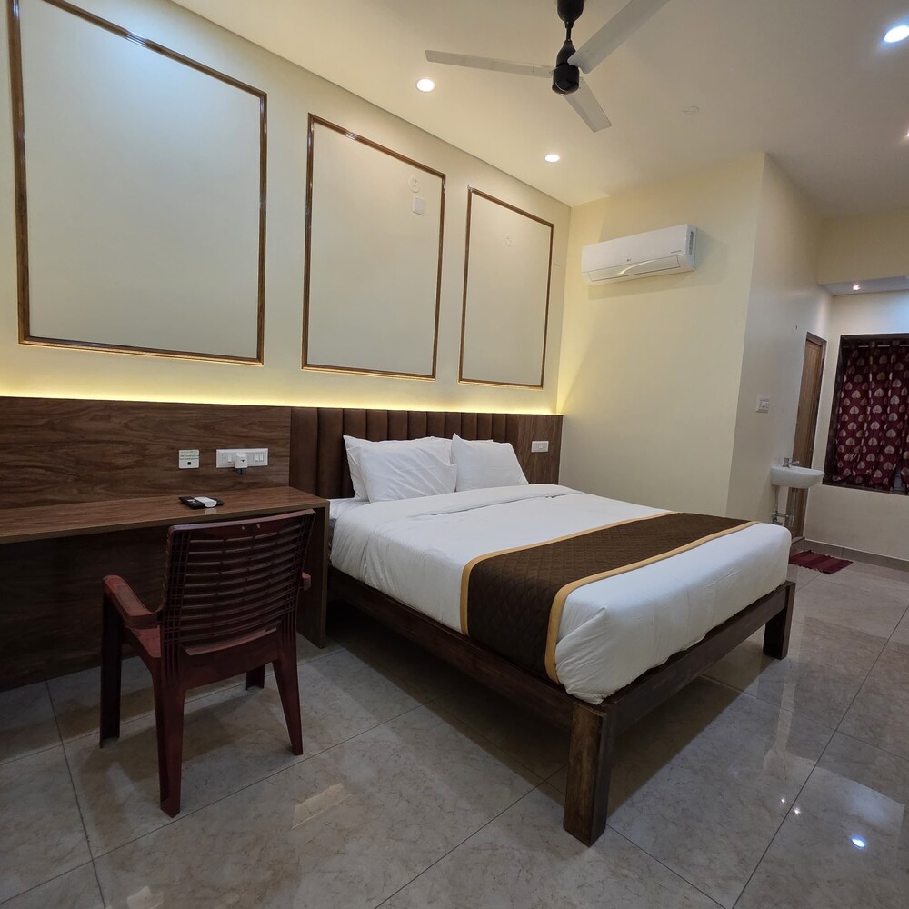 Deluxe Double or Twin Room, 1 King Bed