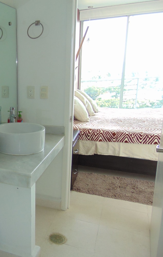 Comfort Apartment, 2 Bedrooms, 2 Bathrooms, Ocean View photo 3