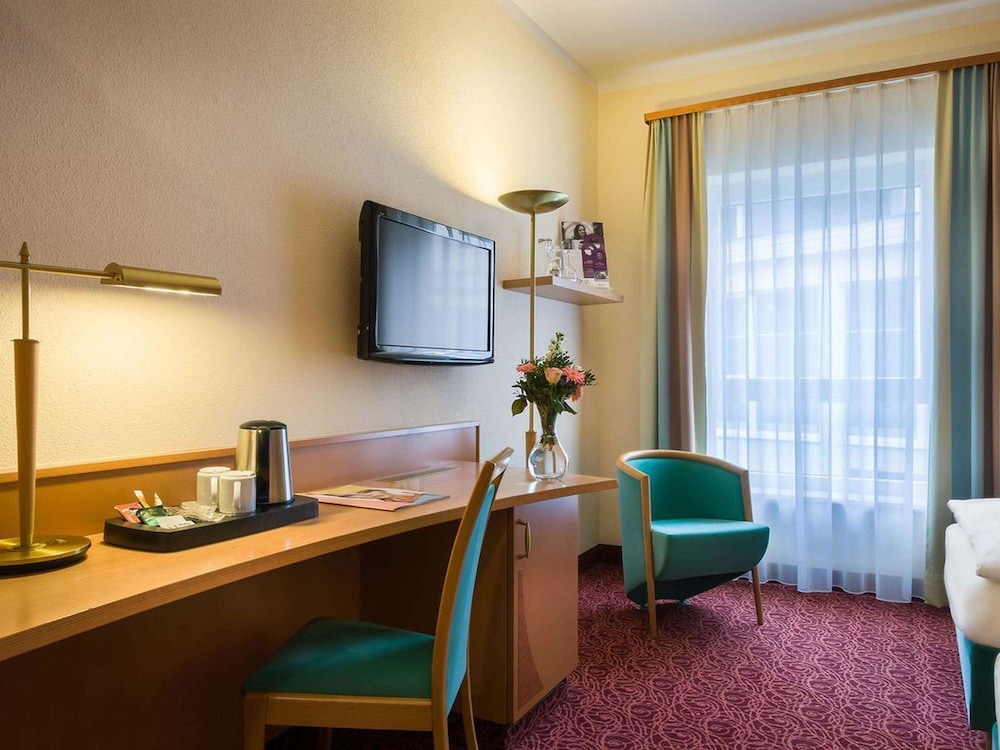 Standard Room, Multiple Beds - Photo 2