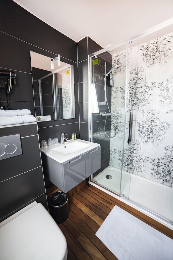 Standard Triple Room - Photo 6