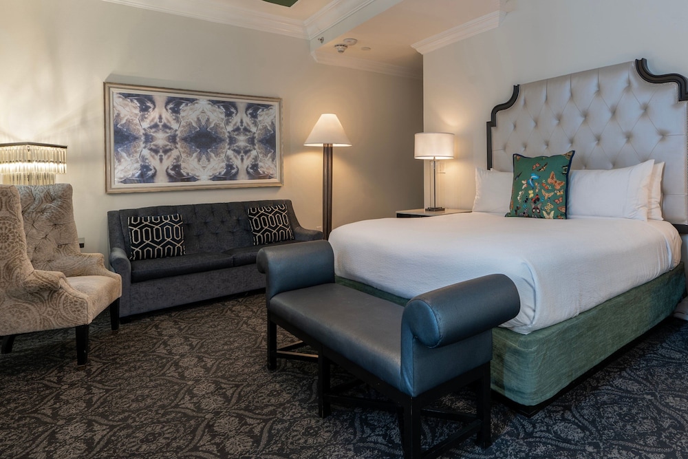 Grande King (Mobility Accessible with Roll-in Shower) - Photo 11