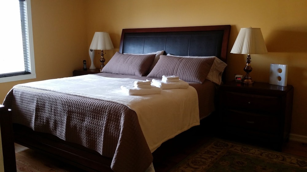 One King Bed photo 1