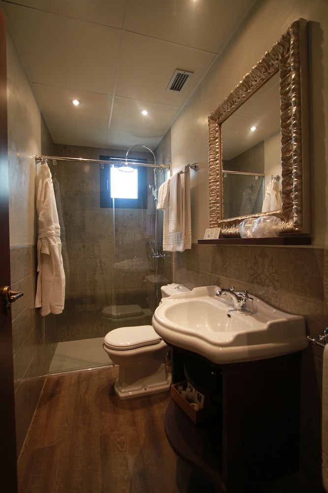 Double Room (Vista Plaza) - Photo 6