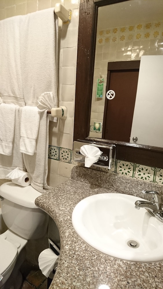 Junior Suite, 1 King Bed, Non Smoking, Refrigerator
