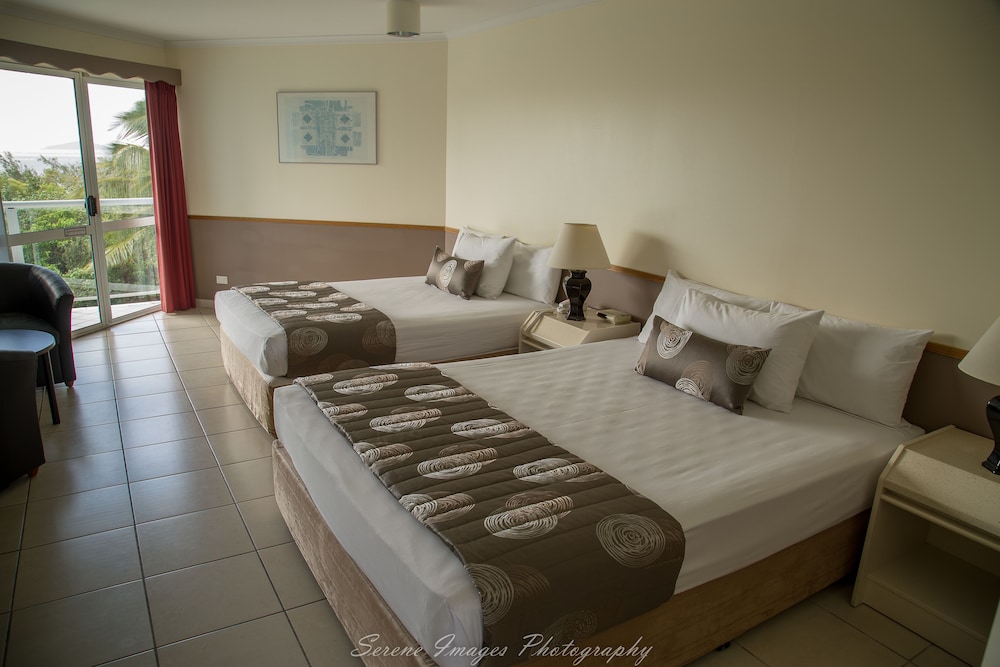 Standard Twin Room, 2 Double Beds (Pacific Room) photo 1