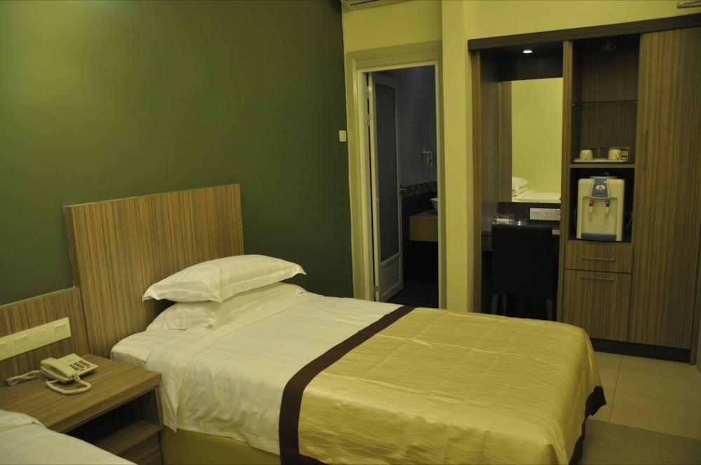 Basic Twin Room photo 3