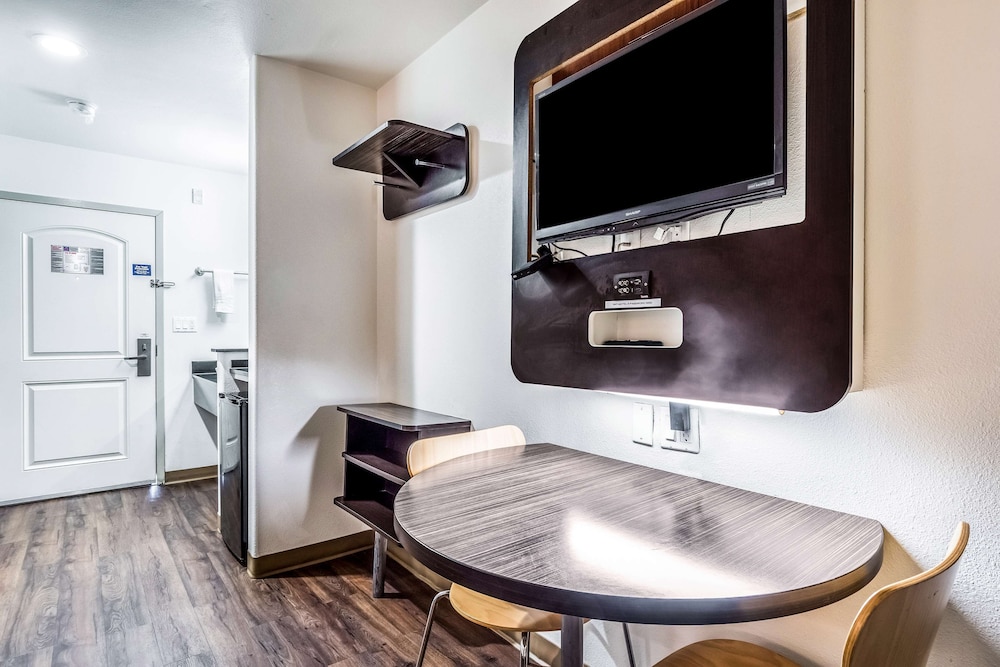 Deluxe Room, 2 Double Beds, Accessible, Non Smoking photo 3