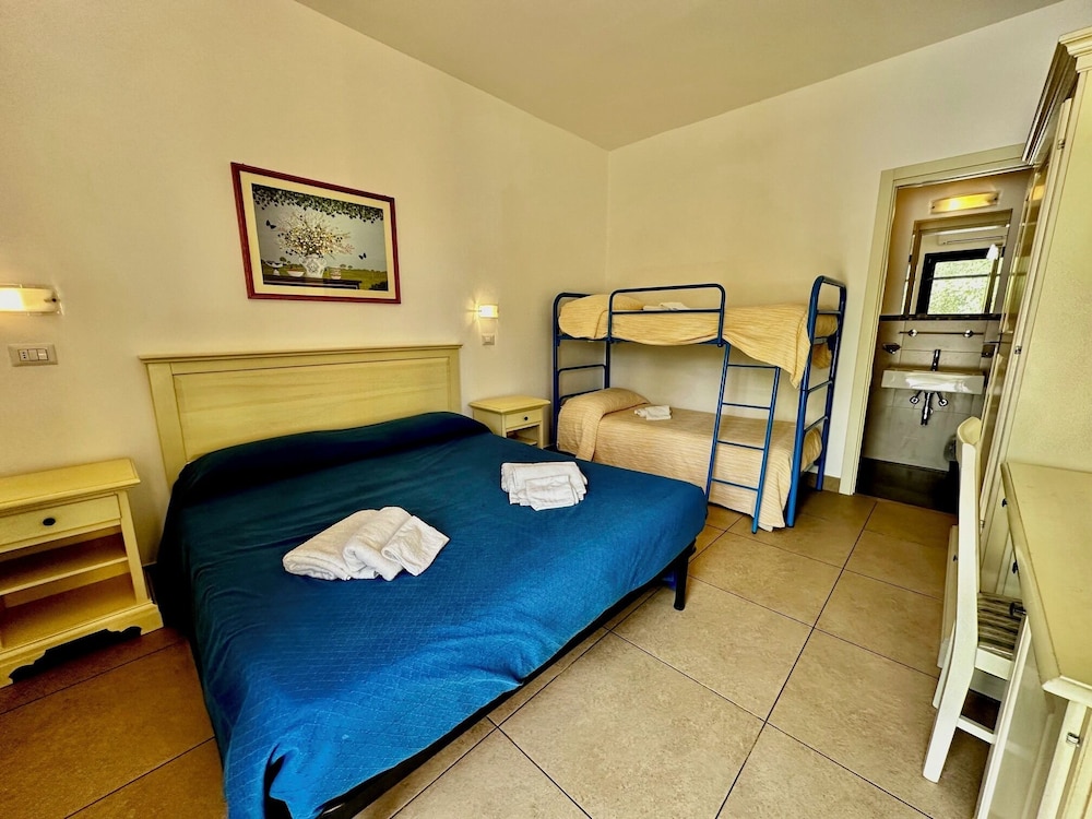 Classic Quadruple Room