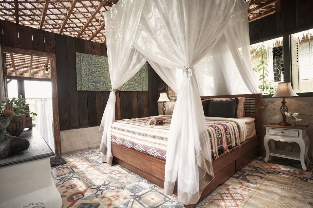 Deluxe Room, 1 Queen Bed, Garden View, Mountainside photo 3