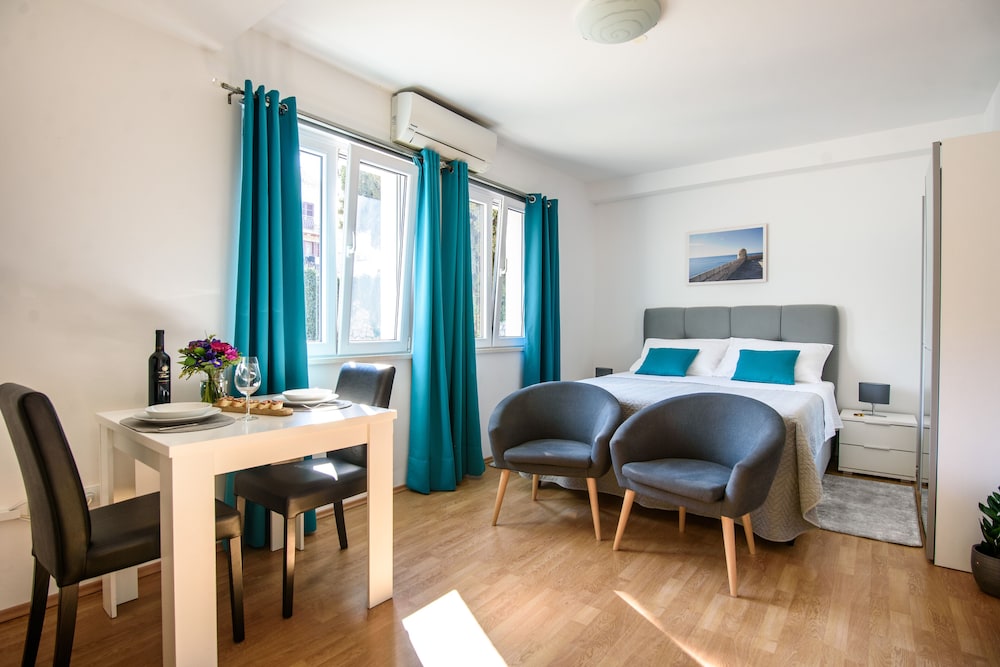Comfort Studio Suite, Garden View