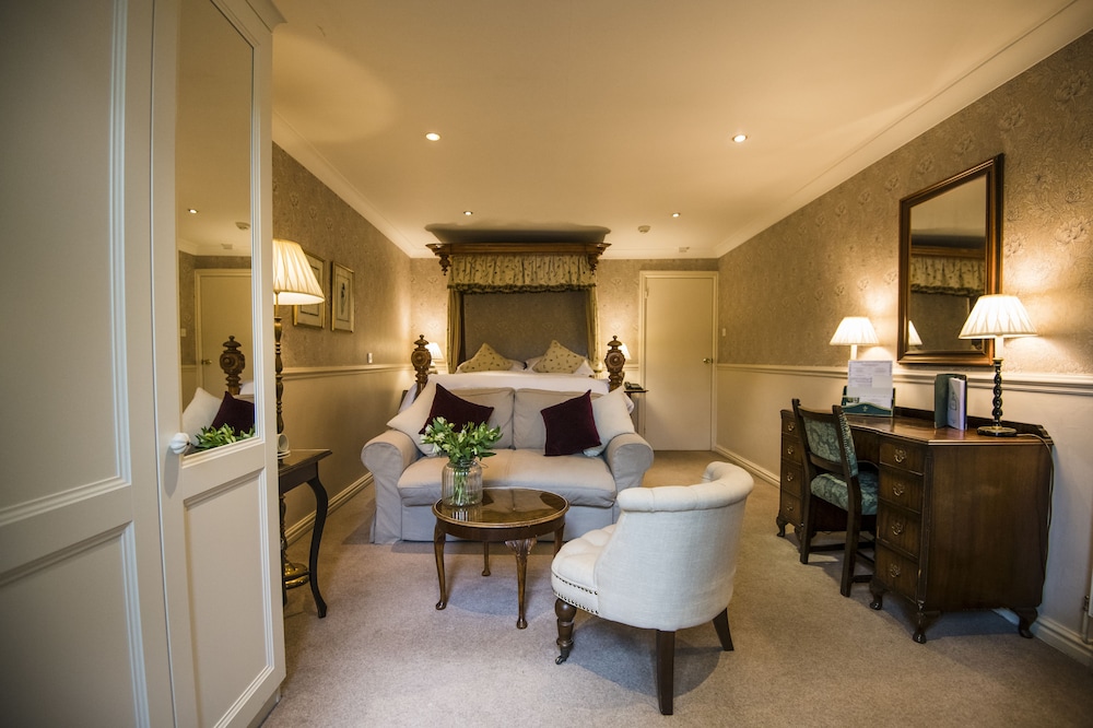Executive Suite - Photo 24