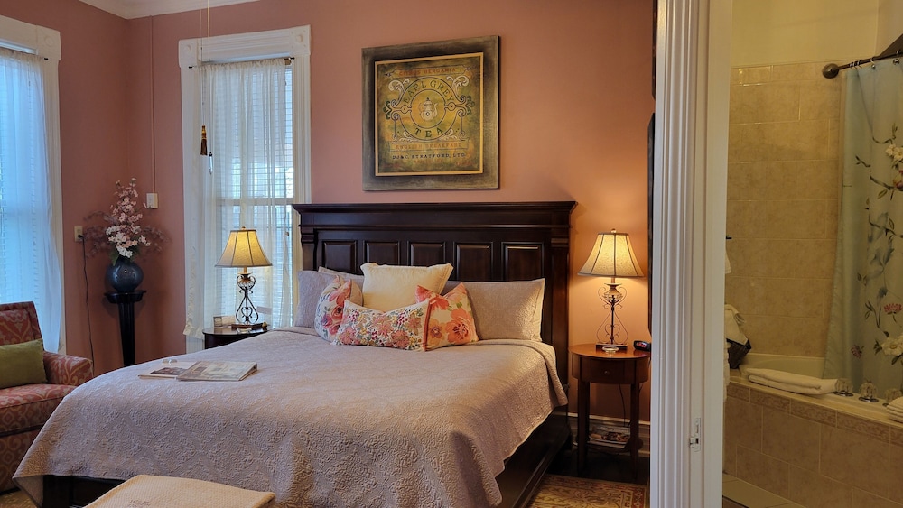 Comfort Single Room, 1 King Bed (East Chamber) photo 1