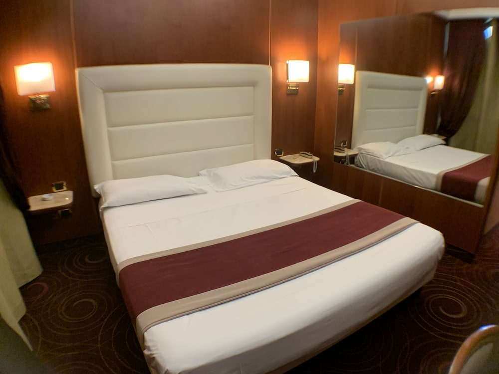 Double Room Single Use - Photo 3