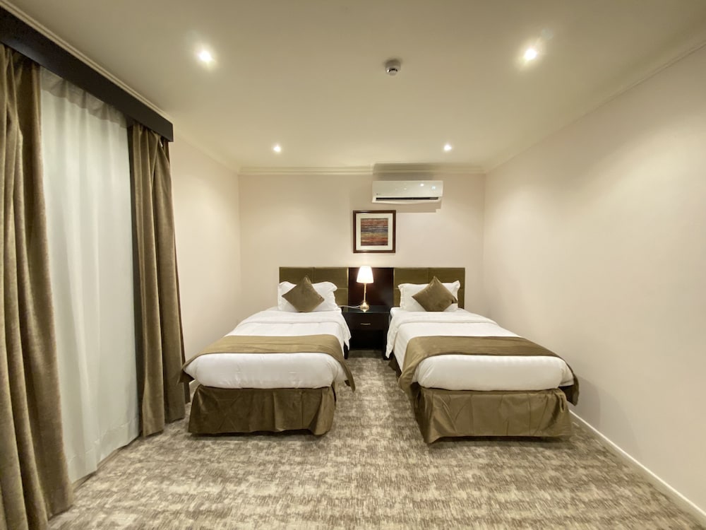 Junior Suite, 2 Twin Beds - Photo 3