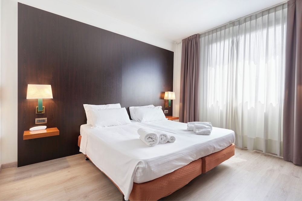 Double Room - Photo 7