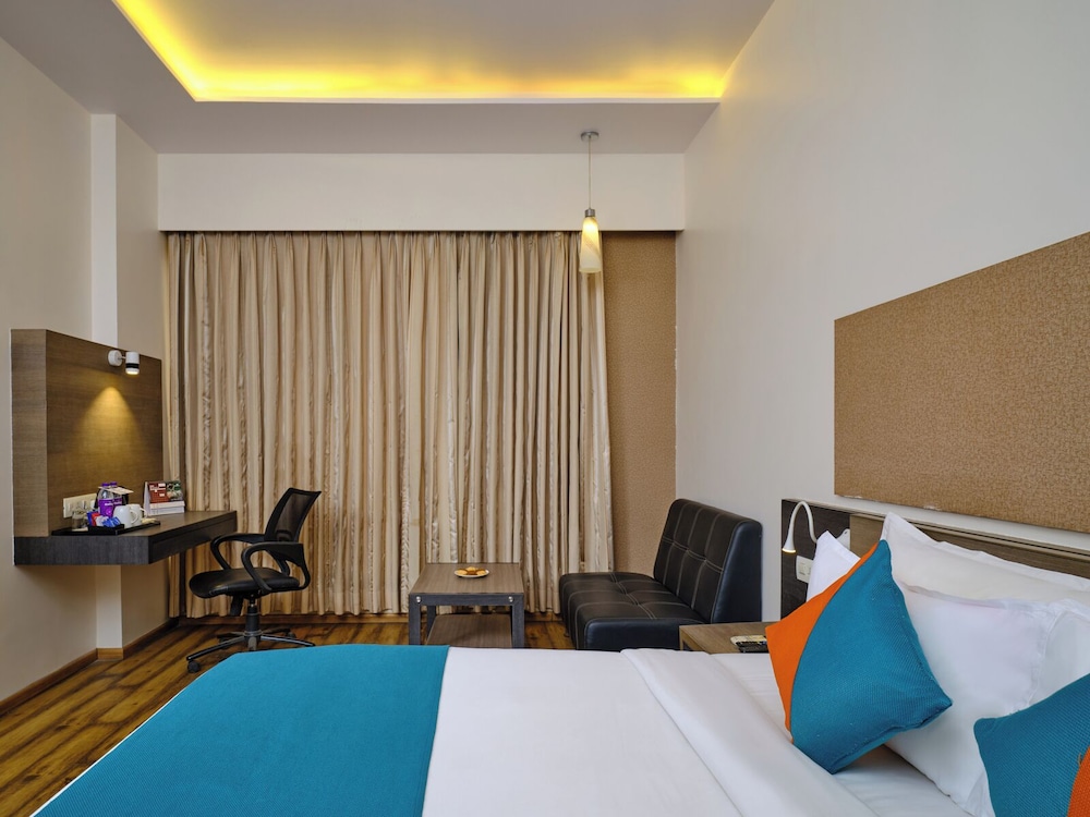 Deluxe Room - Photo 3