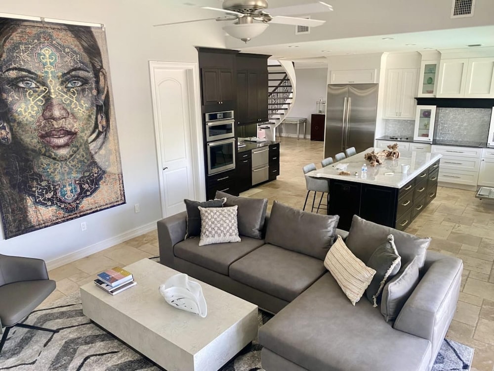5 Bedroom Luxe Villa on Deep Water Intracoastal, 사진 48