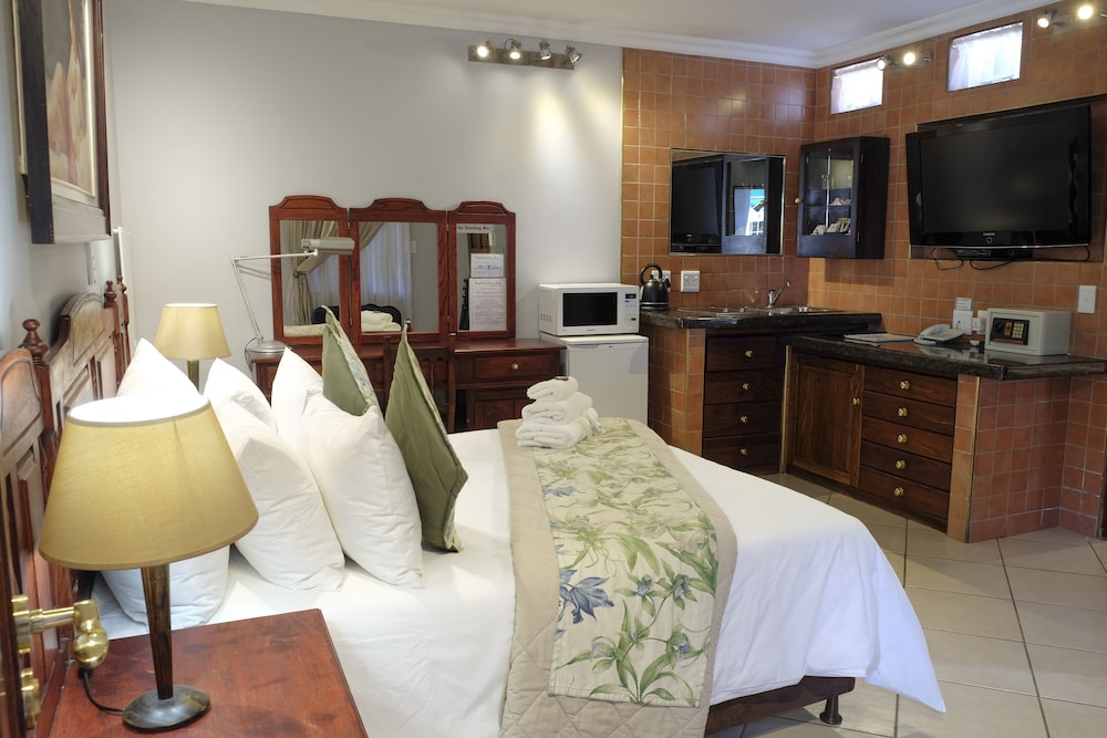Self-catering Room photo 3