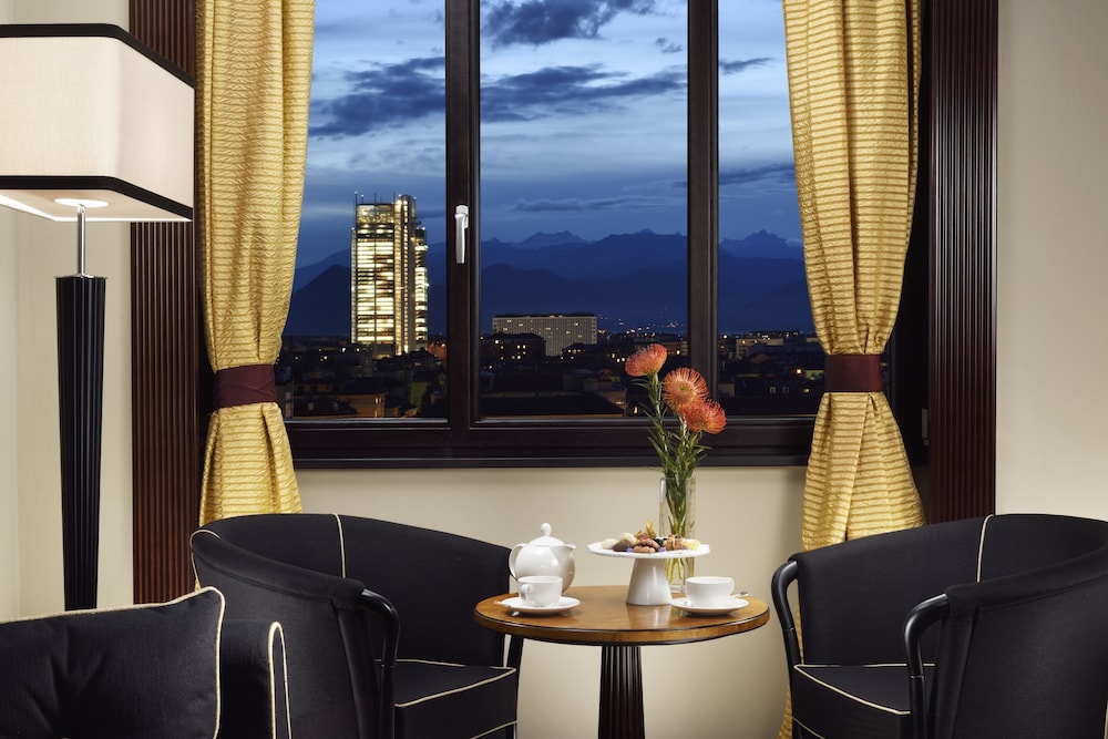 Suite, City View - Photo 5