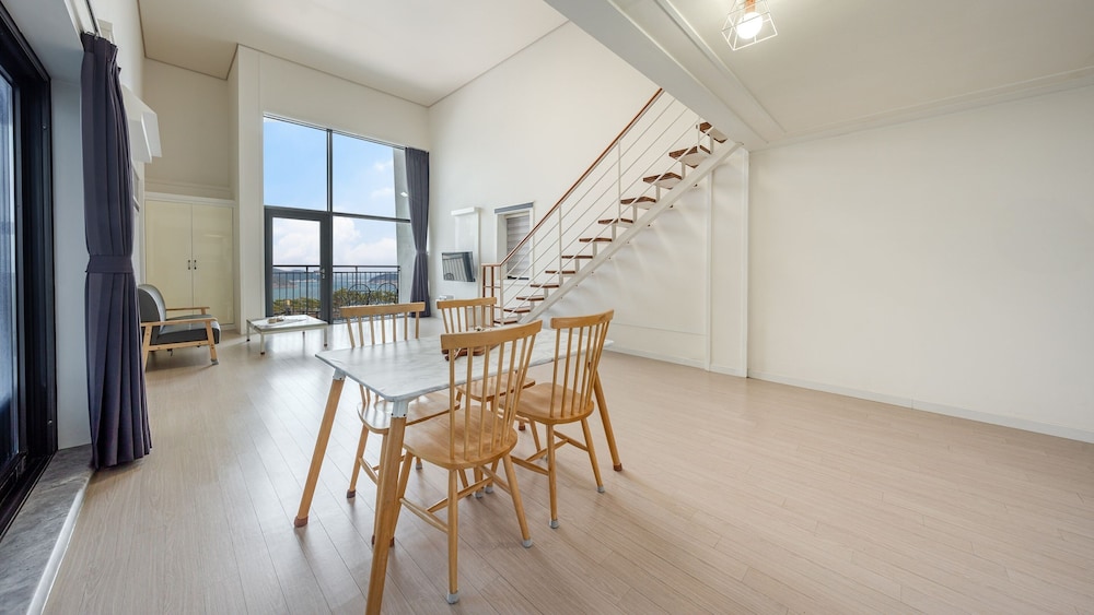 Basic Room, 1 Bedroom (B202 (Loft-style / Spa))