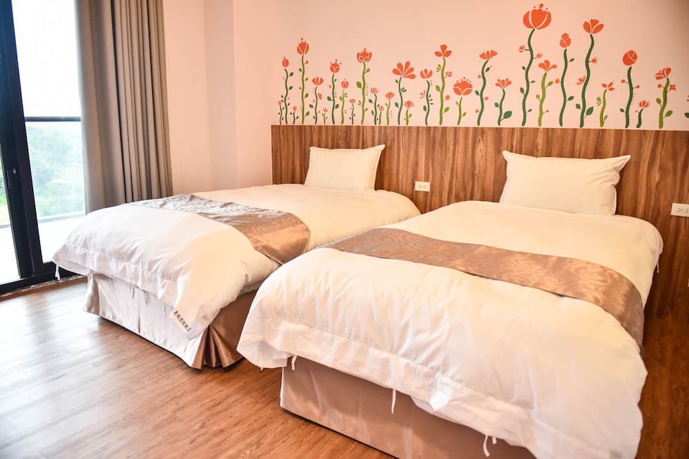 Superior Twin Room, Balcony photo 3