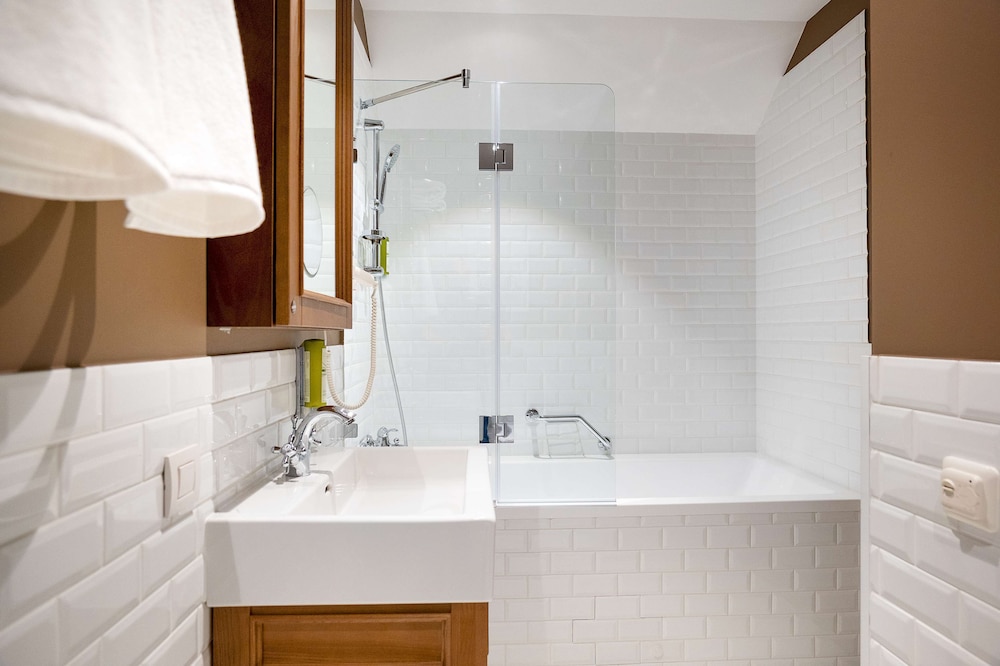 Family Suite, Multiple Beds, Non Smoking, City View photo 2