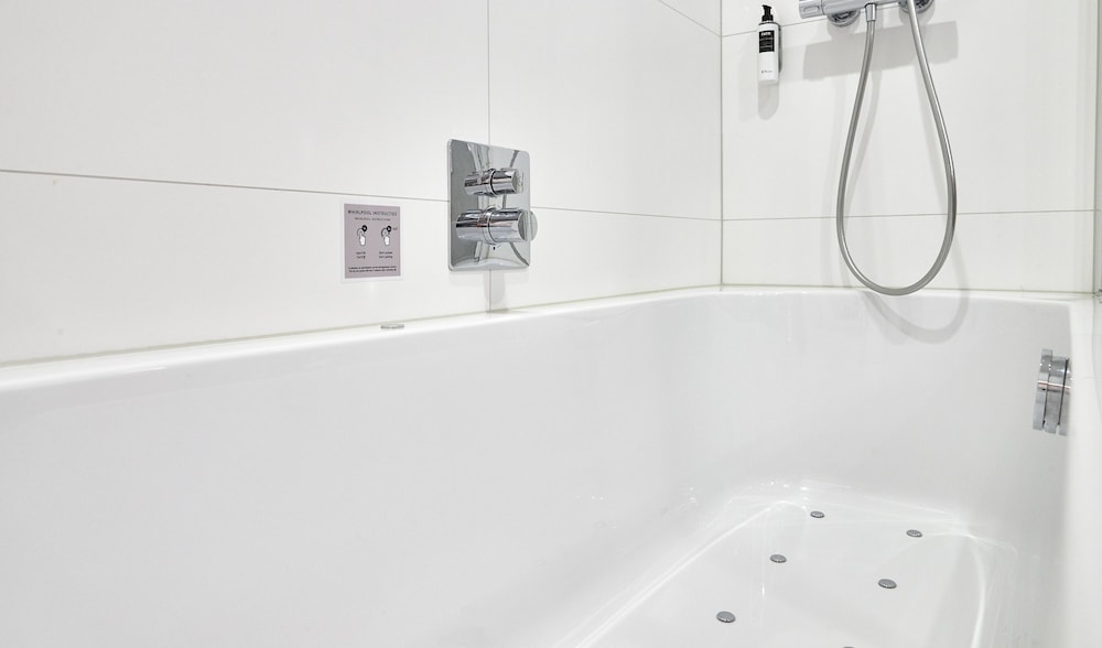 Comfort Room (Plus) - Photo 6